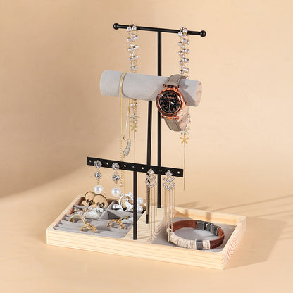 barre horizontale du porte bijoux vision avec montre et bracelet
