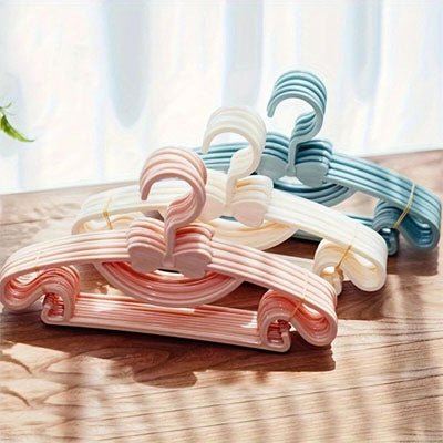 cintre enfant rose blanc bleu en lot