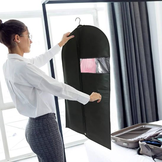 Housse à costume avec fenêtre transparente