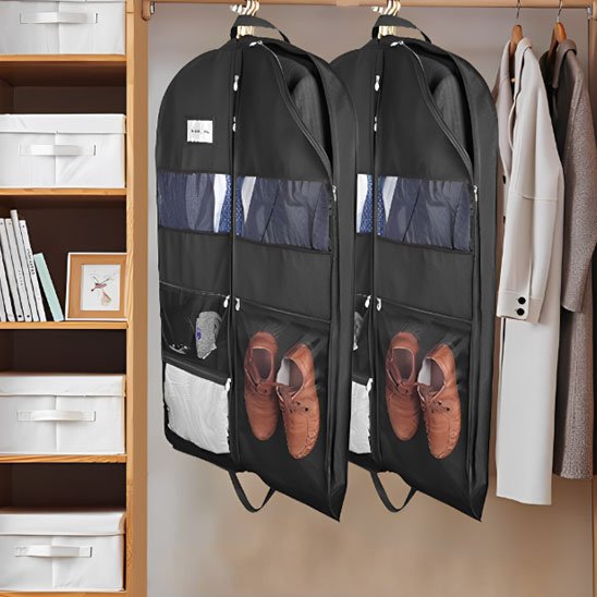 Housse de rangement en lot de deux dans le dressing