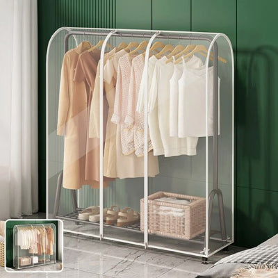 Housse pour vêtement sur portant dans chambre