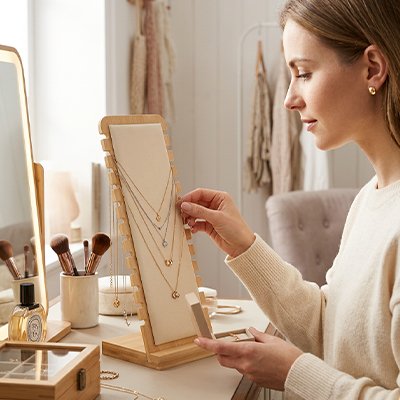 Présentoir bijoux beige